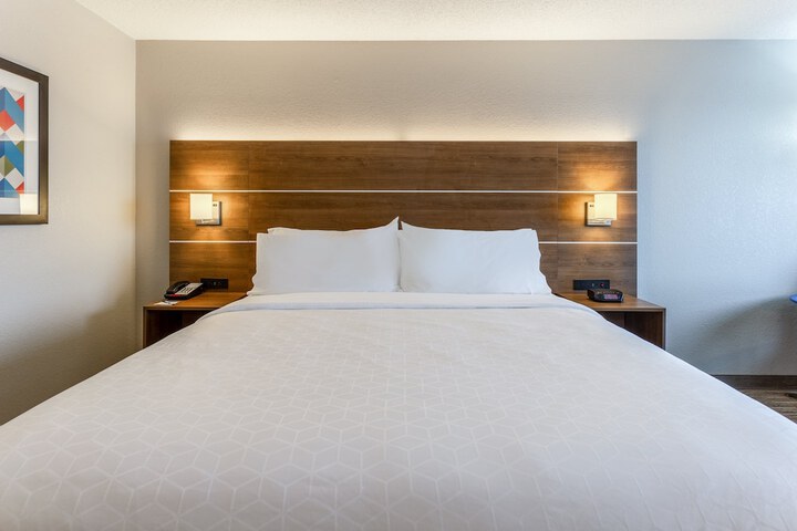 Holiday Inn Express & Suites OFallon / Shiloh by IHG
