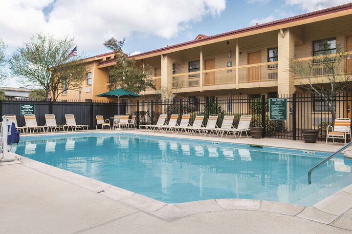 Pool 2 of 25