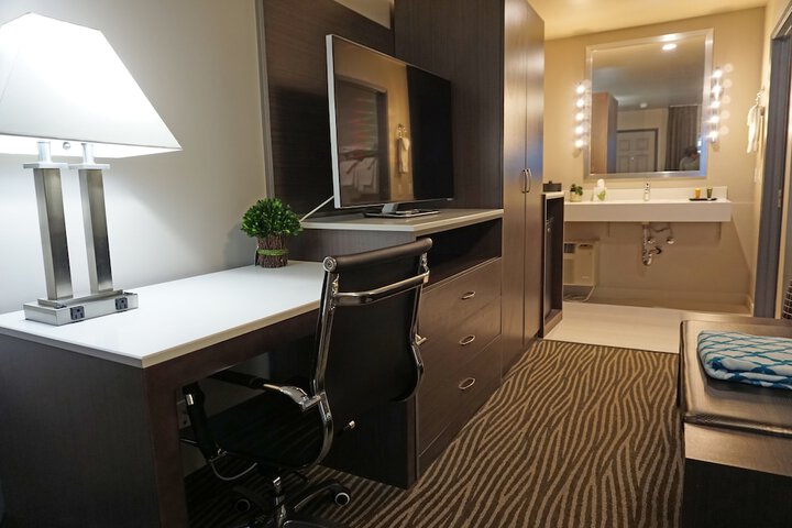 Room 19 of 37