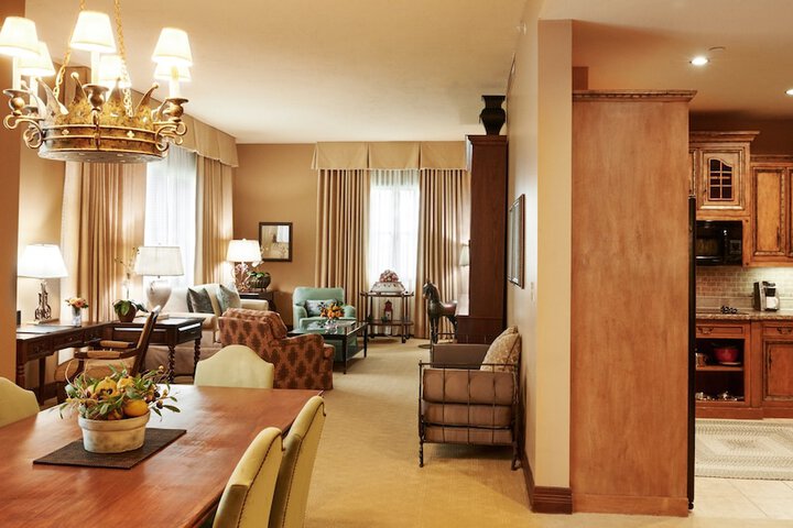 Room 50 of 103