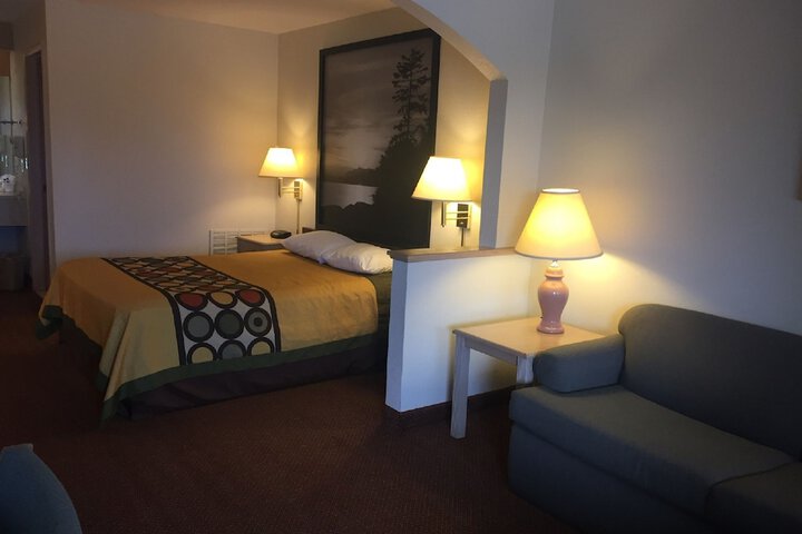 Room 23 of 33