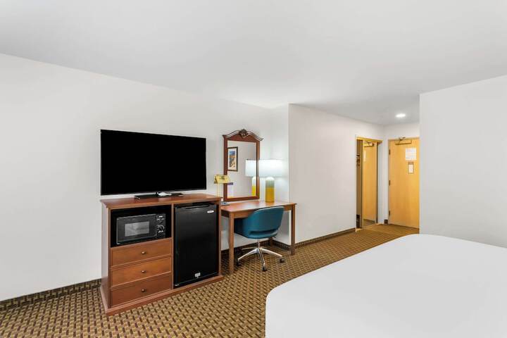 Room 12 of 37