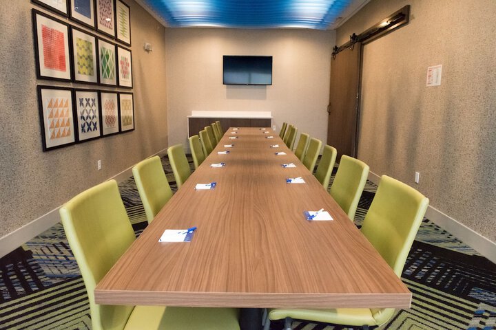 Holiday Inn Express & Suites Orland Park - Mokena by IHG