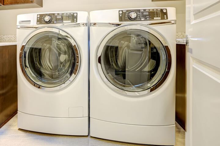Laundry 25 of 39