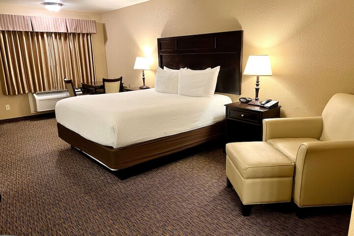 Room 32 of 47