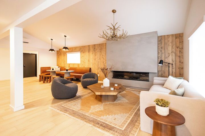 Hotel Interior 38 of 172