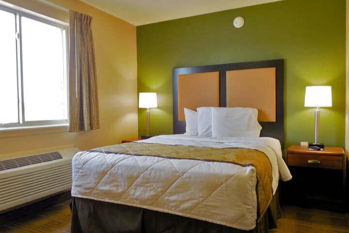 Room 12 of 17