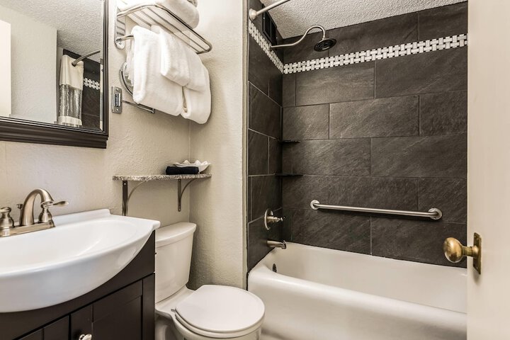 Hotel Bothwell Sedalia Central District an Ascend Collection Hotel