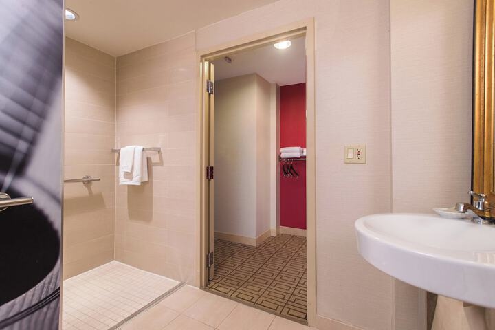 Room 64 of 161