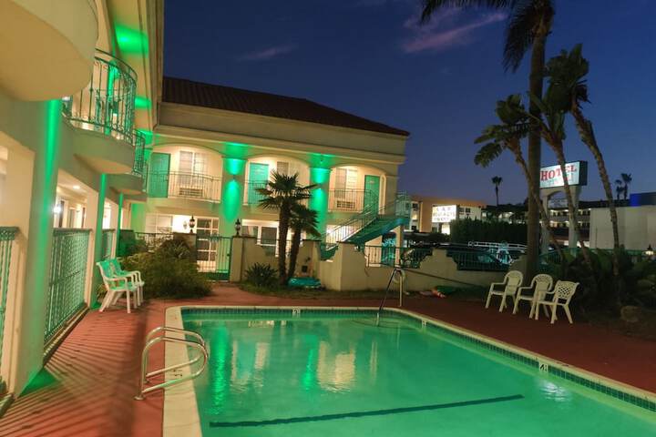 Hotel 5 of 51