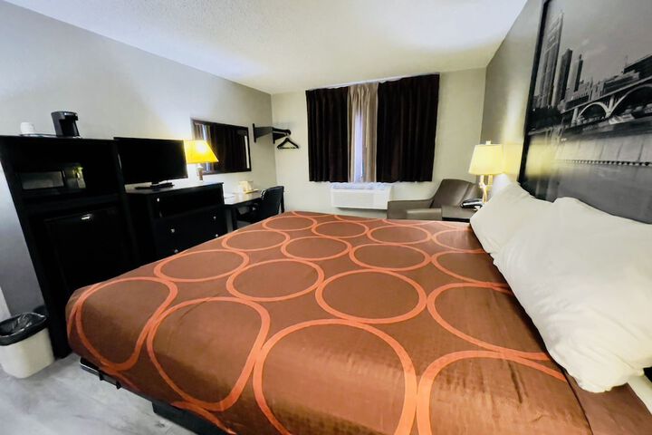 Room 26 of 65
