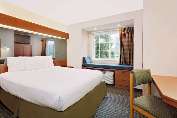 Room 14 of 26
