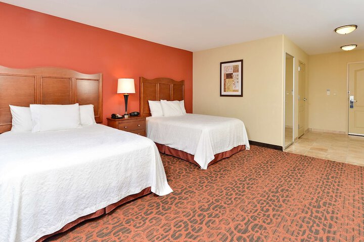 Hampton Inn Clinton IA