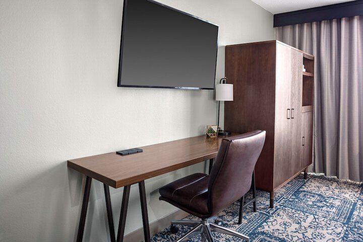 Room 19 of 39