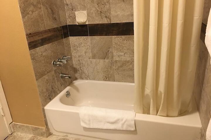 Room 16 of 39