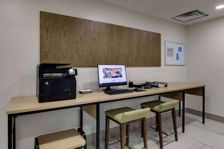 Business Center 68 of 68
