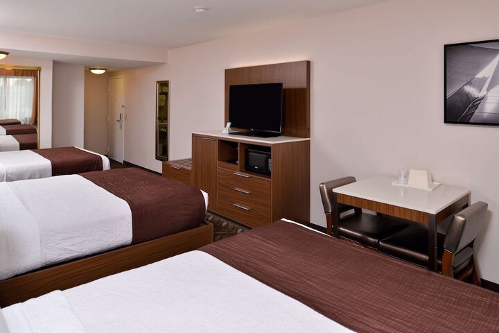 Room 10 of 30
