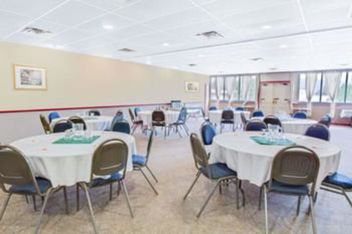 Howard Johnson Inn Enderby
