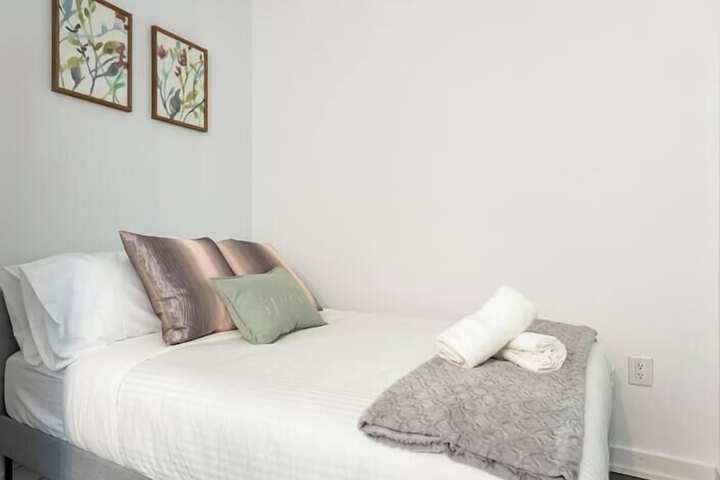 Room 4 of 13