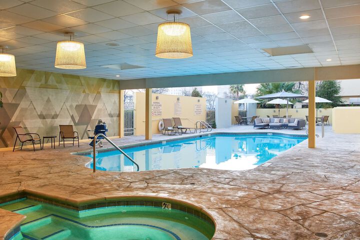 DoubleTree by Hilton Fresno Convention Center