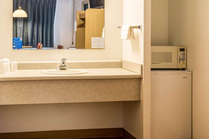 Motel 6 Albany OR