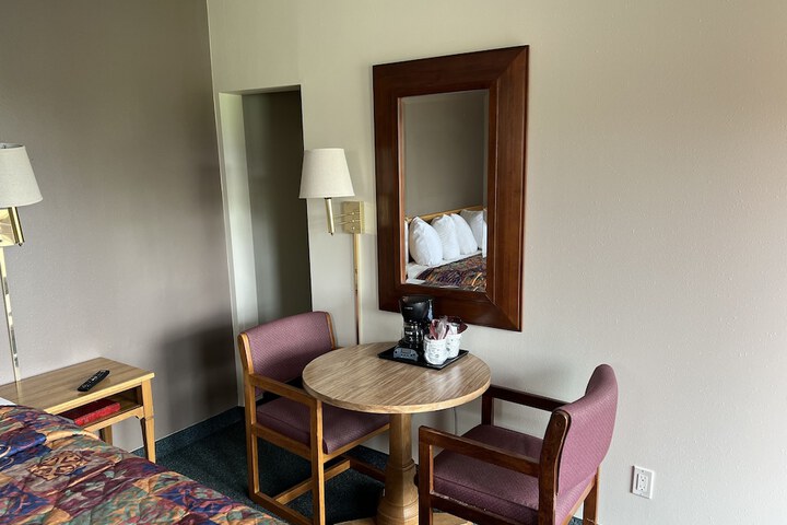 Room 267 of 443