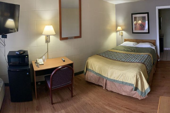 Room 30 of 38