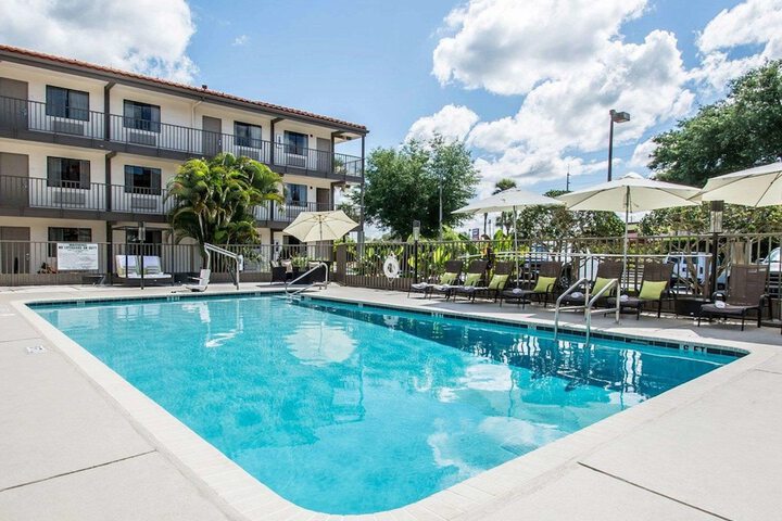 Pool 9 of 42