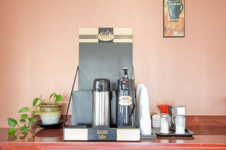 Breakfast/Coffee Service 35 of 38