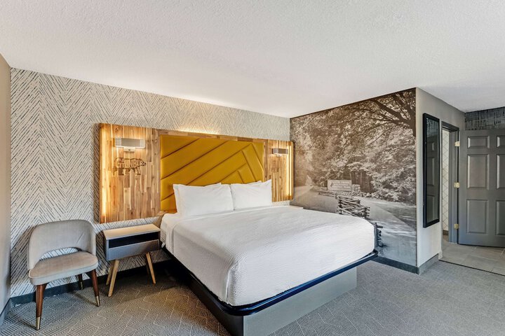 Room 52 of 56