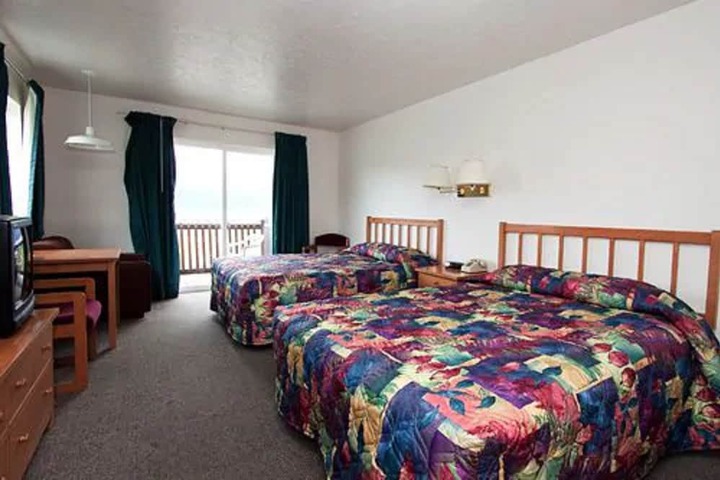 Room 20 of 33