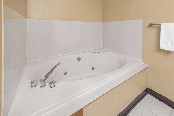 Days Inn by Wyndham Wauseon