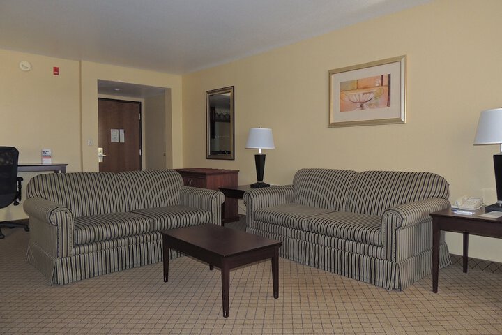 Room 13 of 37