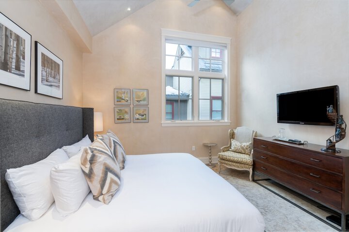Element 52 Auberge Collection