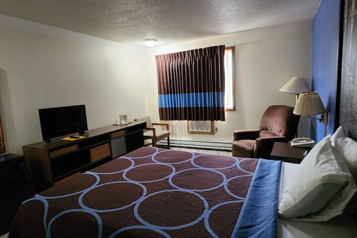 Room 18 of 25