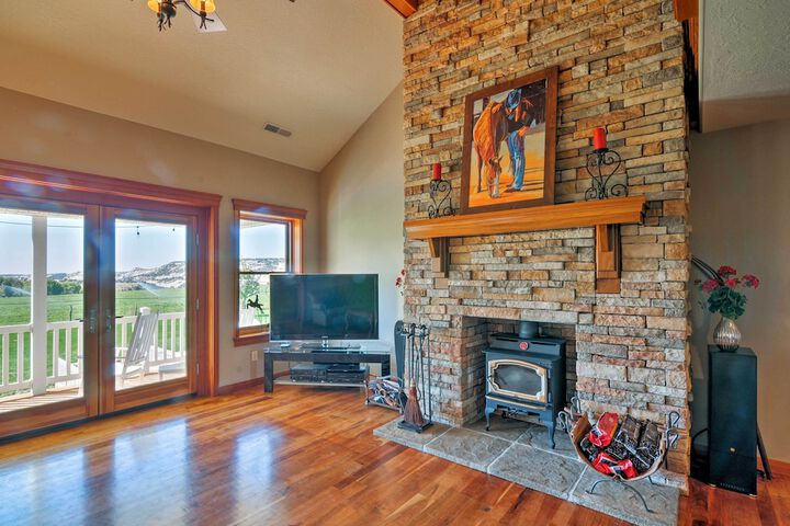 Custom Home w / Decks in Boulder! Gateway to Parks!