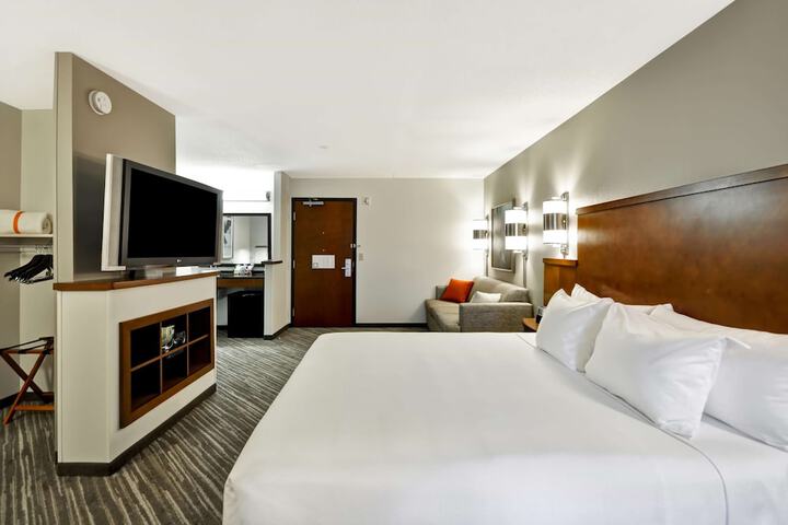 Room 17 of 41