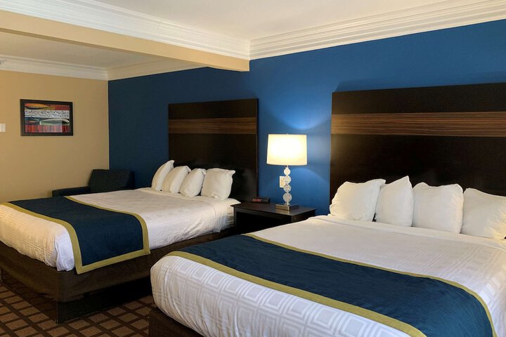 Room 6 of 14