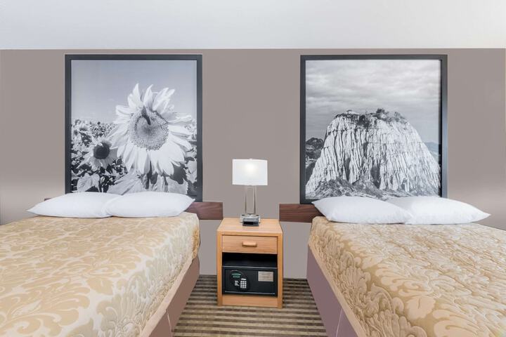 Room 8 of 14