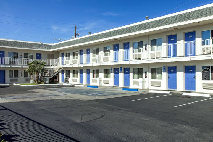 Hotel 7 of 25