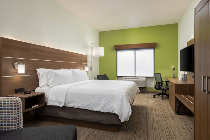 Holiday Inn Express & Suites Carrollton by IHG