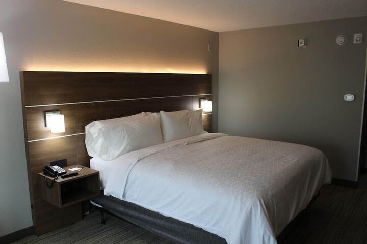 Holiday Inn Express & Suites Enterprise by IHG