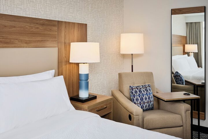 Candlewood Suites Burlington Conference Centre by IHG