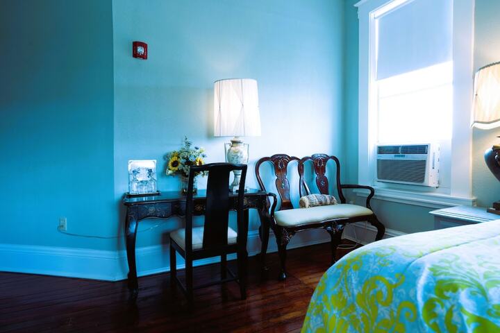 Room 190 of 271