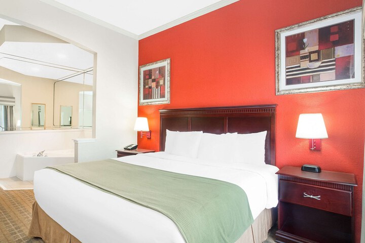 Room 4 of 31