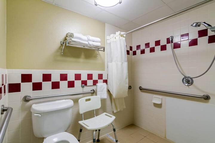 Rodeway Inn Hesston