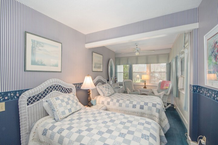 Room 15 of 22