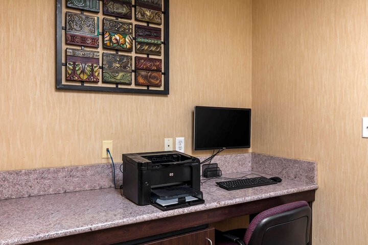 Business Center 41 of 41