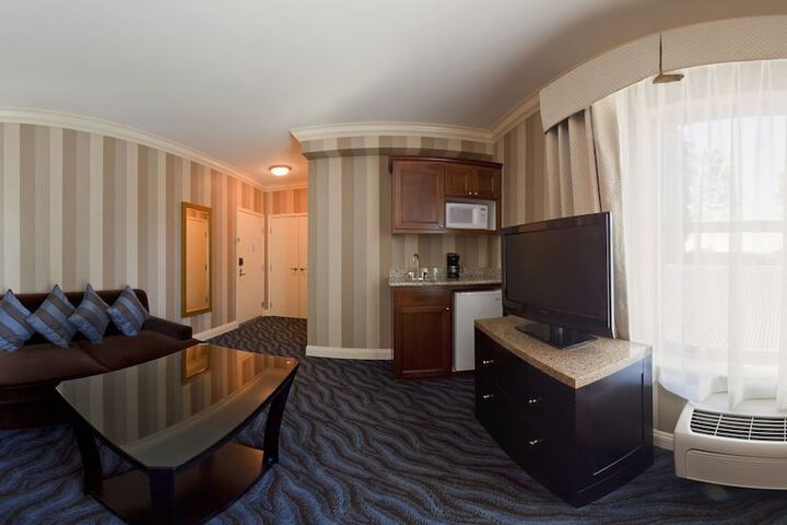 Room 16 of 42