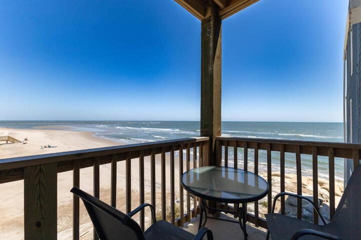 Embrace Oceanfront Elegance: Book Your Stay at Sunrise Oasis